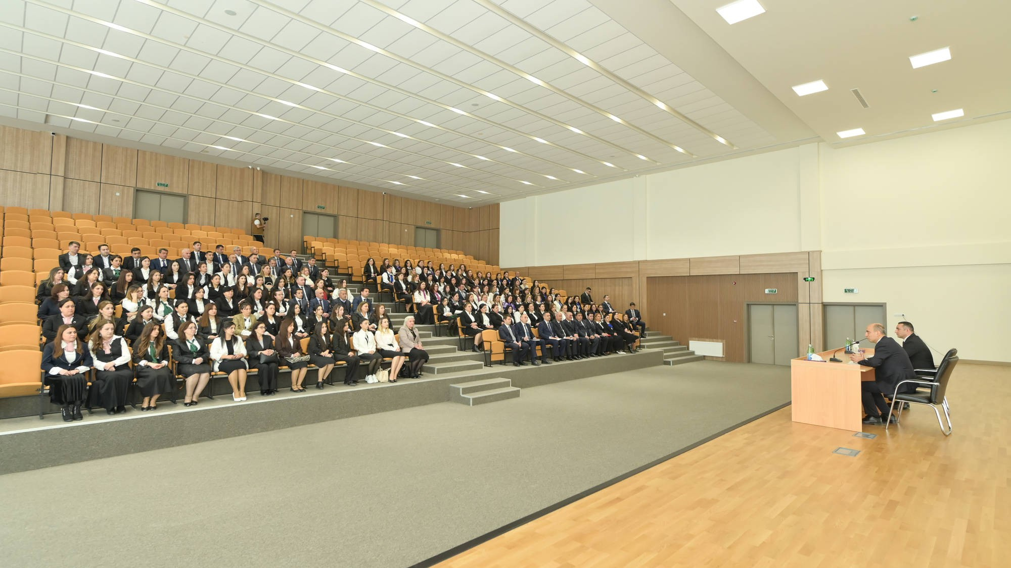 Nazir işğaldan azad olunmuş ərazilərdə çalışan müəllimlərlə görüşüb