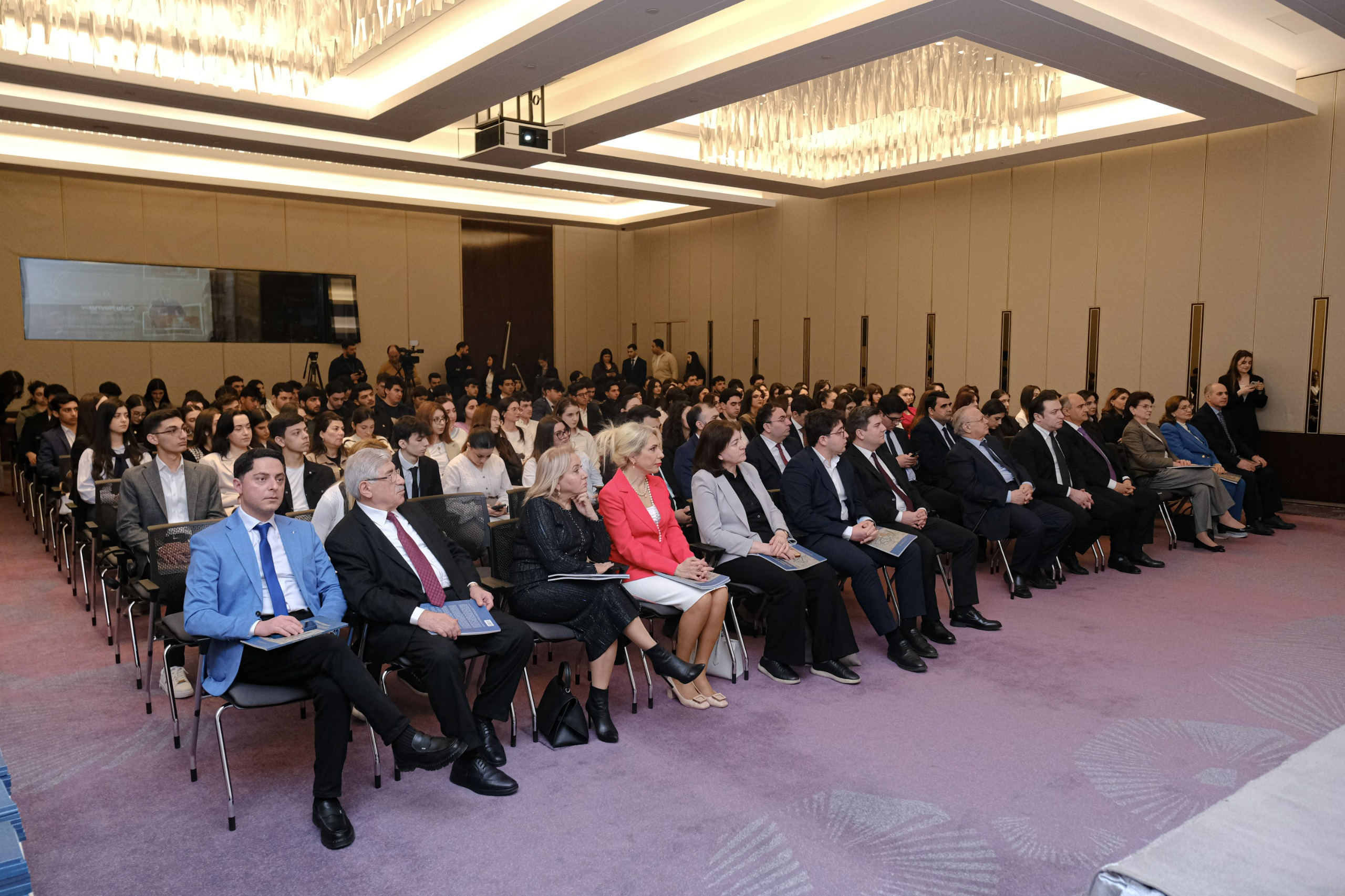 “Atropatena – Adorbayqan adlı dövlətin yaranması”  kitabının təqdimatı keçirilib