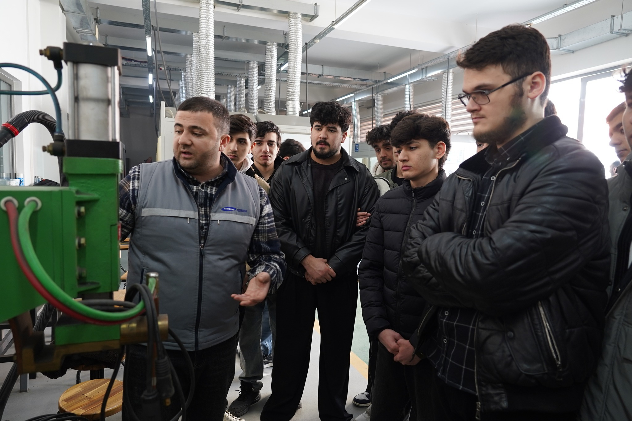 Sənaye və İnnovasiyalar üzrə Bakı Dövlət Peşə Təhsil Mərkəzində infotur olub