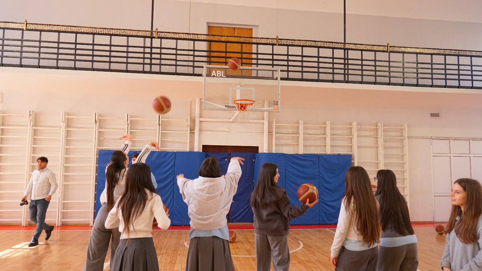 BSU-da abituriyentlər üçün fürsət: maarifləndirici infoturlar başlayıb