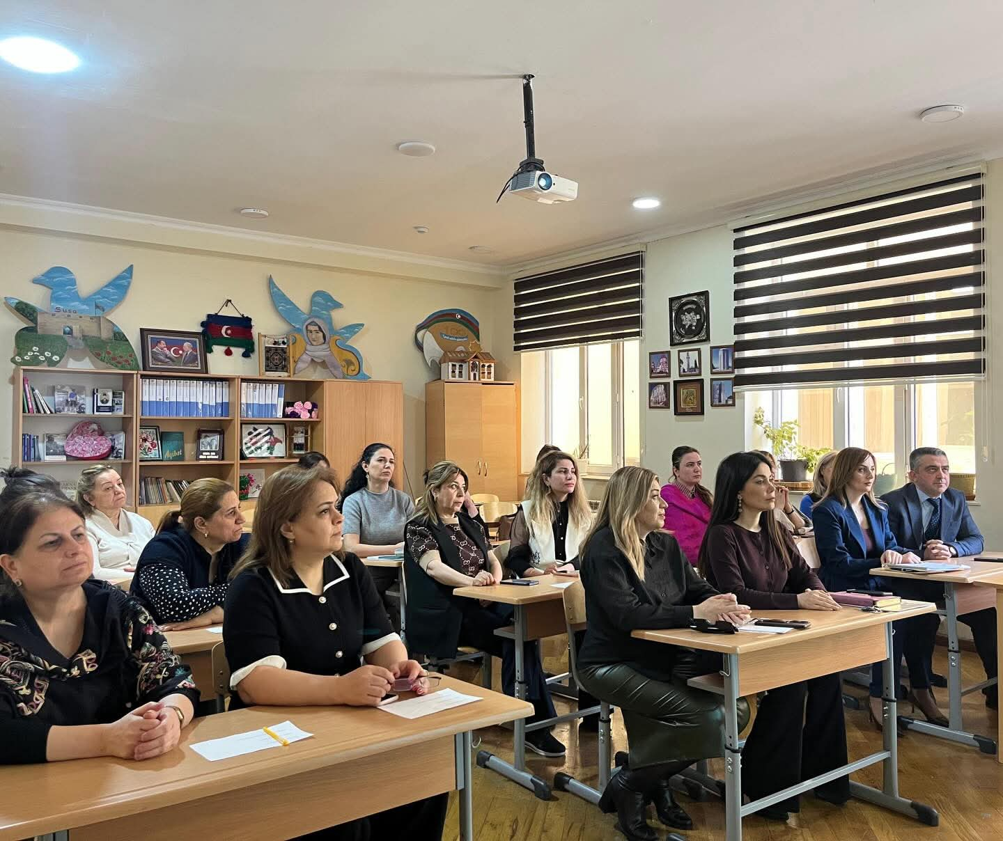 “Rəqəmsal asılılıq və XXI əsr şagirdi” adlı pilot layihəyə start verilib