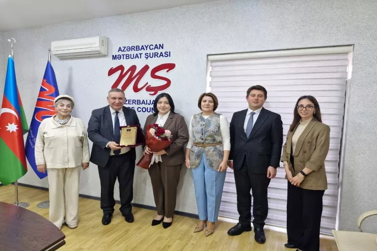 Billurə Hacızadə 50 illiyi münasibətilə Mətbuat Şurasında təltif olunub