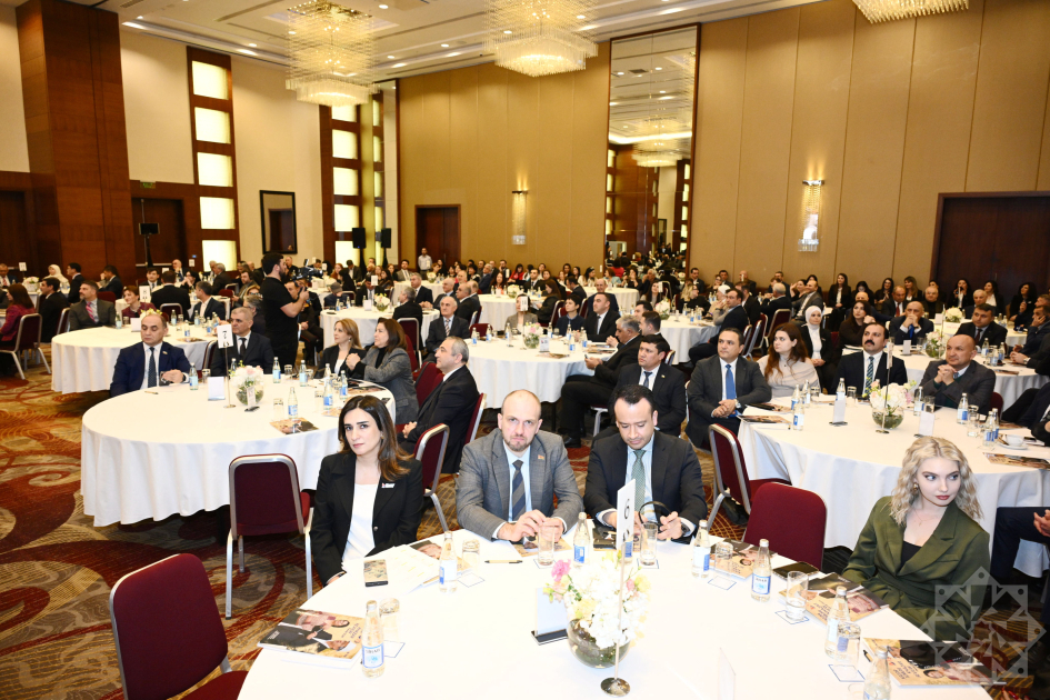 Xəzər Universitetinin 35 illik yubileyi qeyd edilib