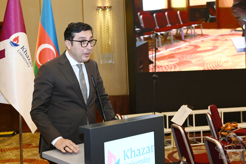 Xəzər Universitetinin 35 illik yubileyi qeyd edilib