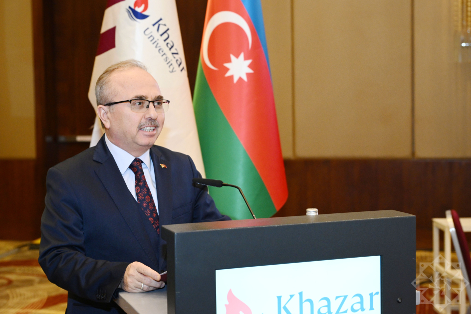 Xəzər Universitetinin 35 illik yubileyi qeyd edilib