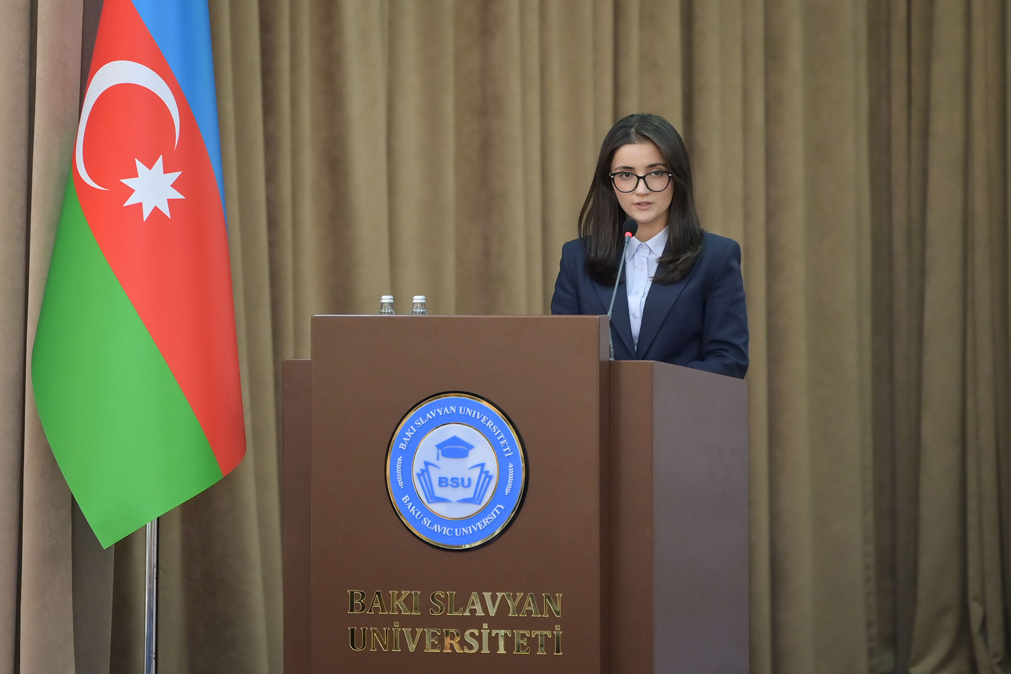 Emin Əmrullayev təhsil idarəçiliyi və liderlik üzrə təcrübəsini bölüşüb