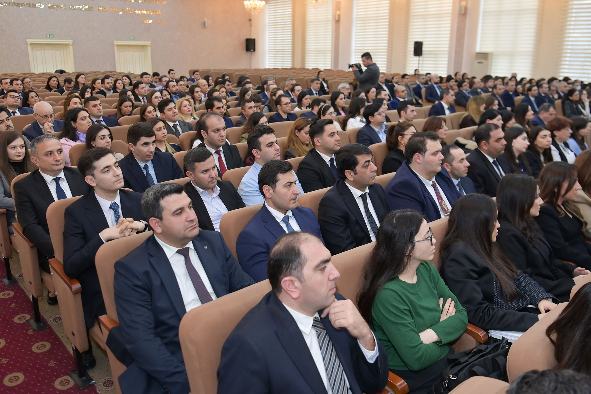 Emin Əmrullayev təhsil idarəçiliyi və liderlik üzrə təcrübəsini bölüşüb