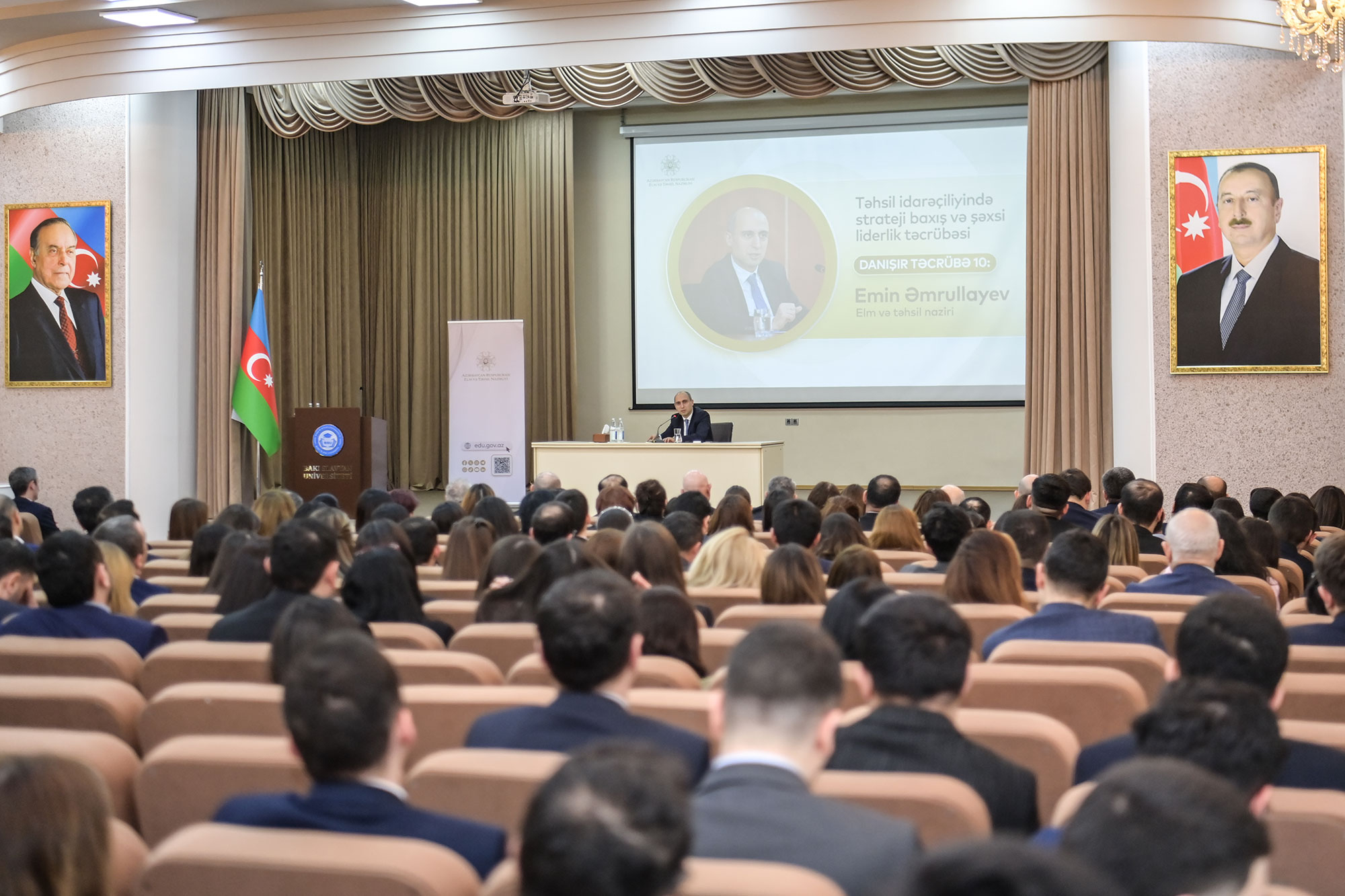 Emin Əmrullayev təhsil idarəçiliyi və liderlik üzrə təcrübəsini bölüşüb