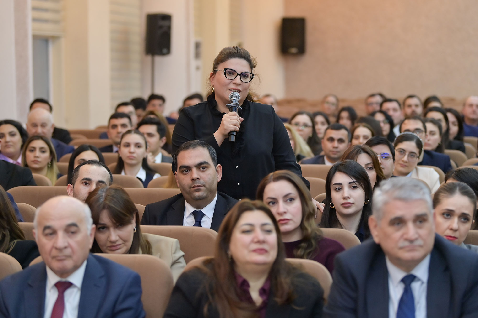 Emin Əmrullayev təhsil idarəçiliyi və liderlik üzrə təcrübəsini bölüşüb