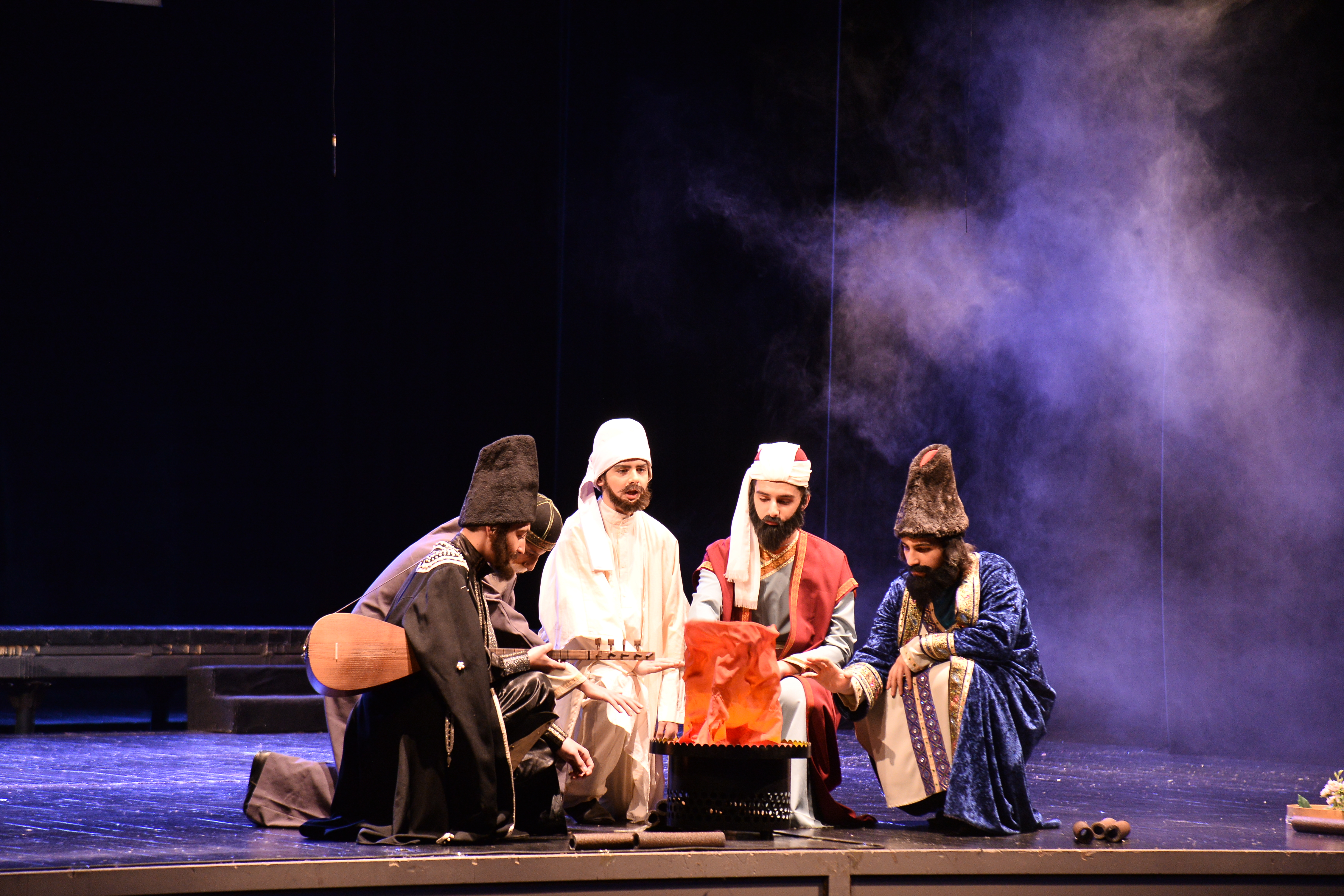 Keçmişdən gələcəyə uzanan dəyərlər – Məktəblilər peşəkar səhnədə