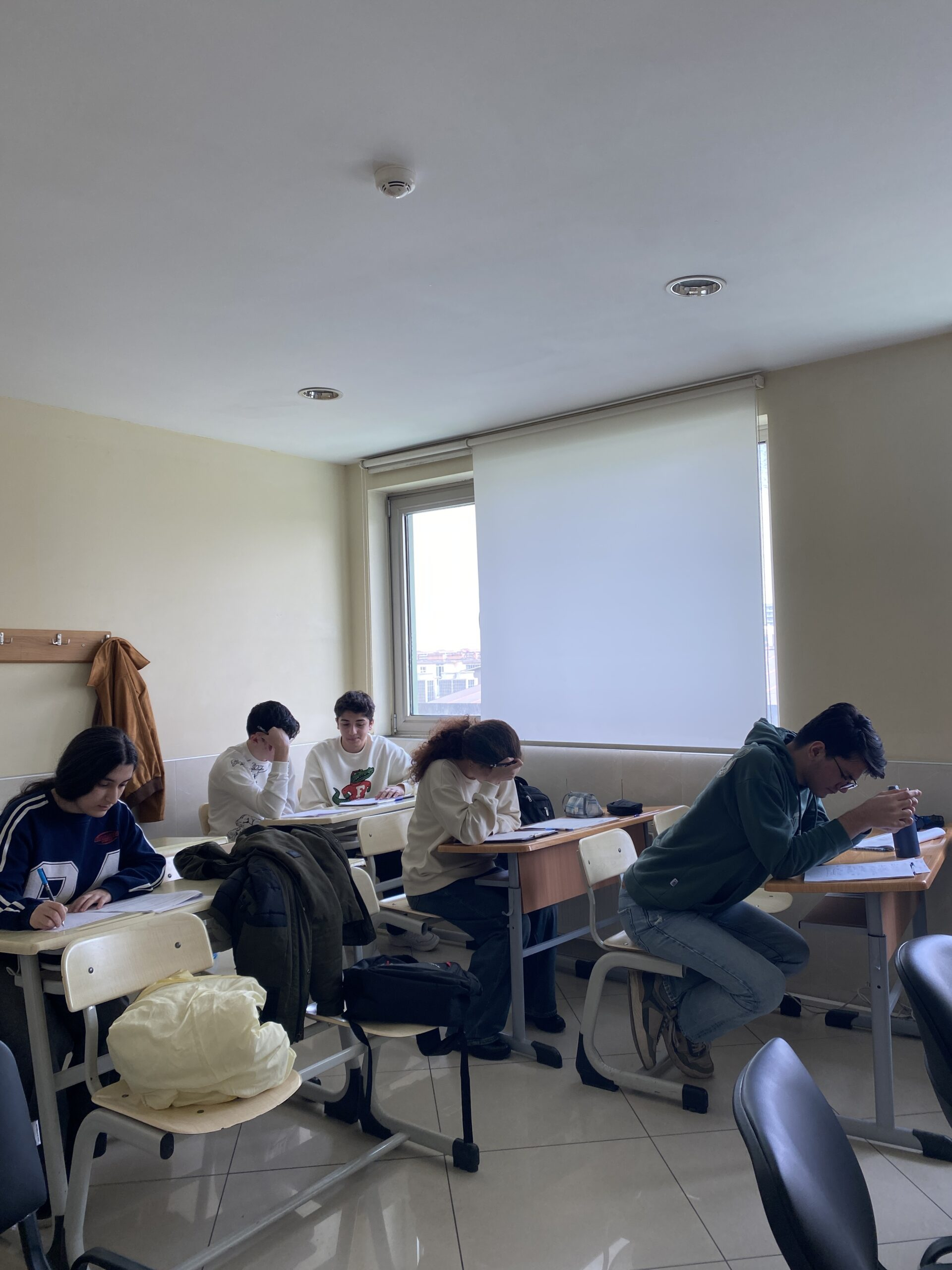 Beynəlxalq olimpiadalara hazırlaşan şagirdlər arasında yarış keçirilib