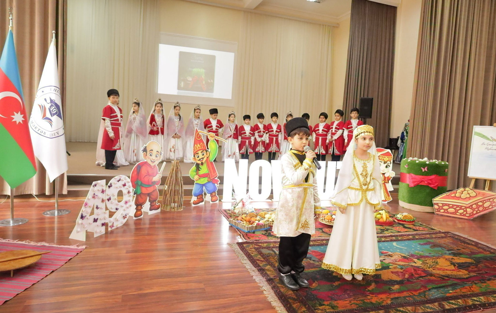 Məktəblilərin bahar sevinci