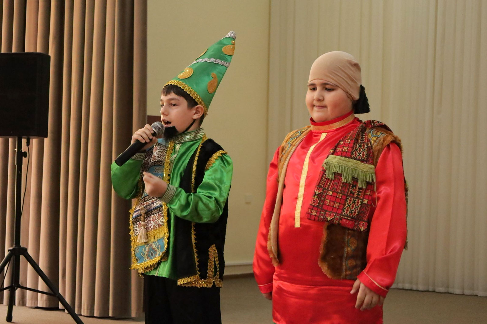 Məktəblilərin bahar sevinci