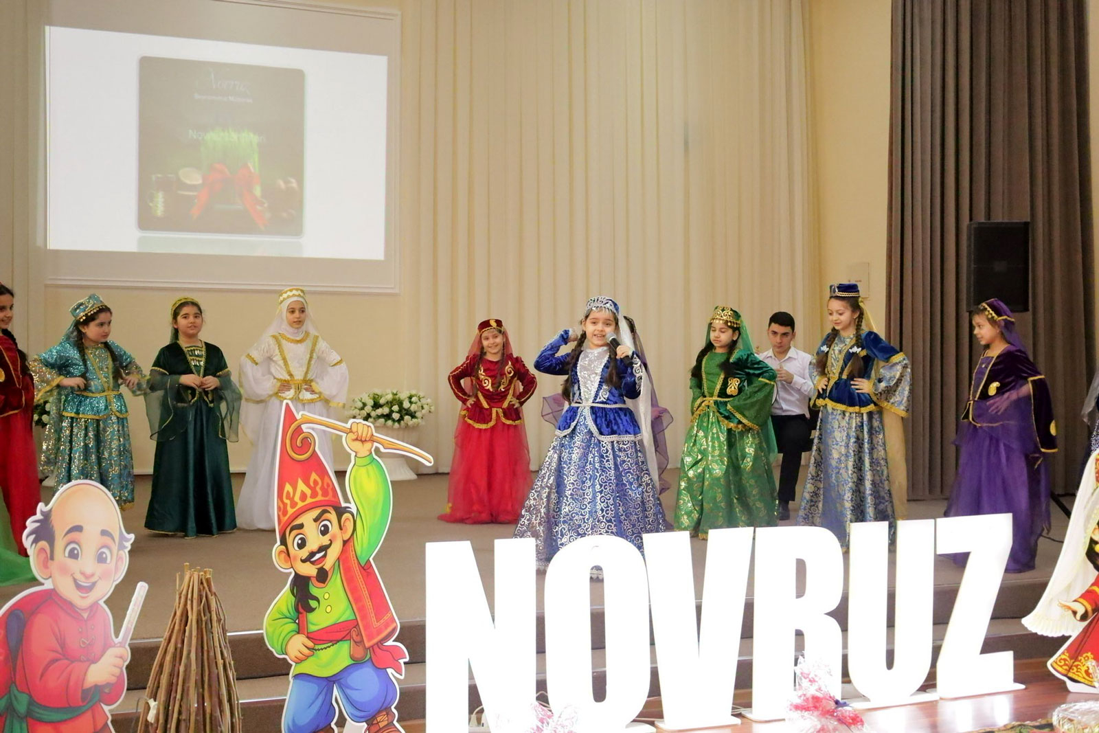 Məktəblilərin bahar sevinci