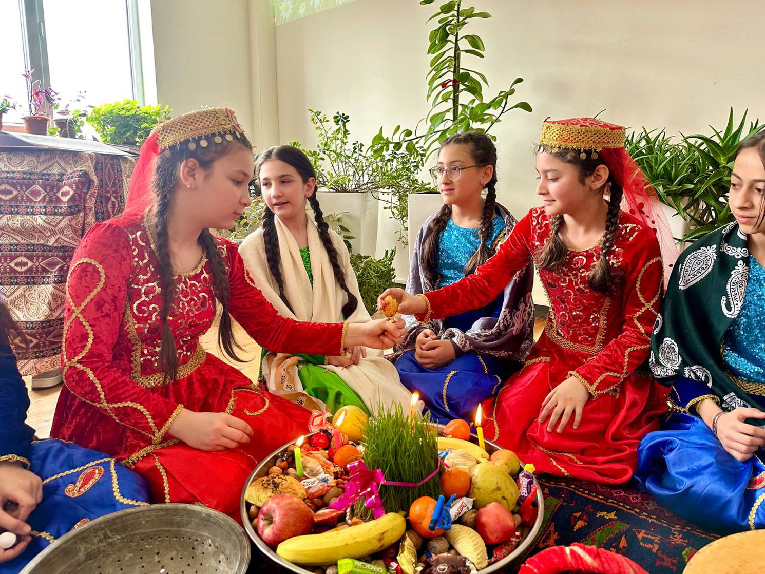 Məktəblilərin bahar sevinci