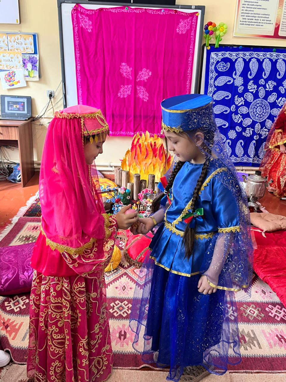 Məktəblilərin bahar sevinci