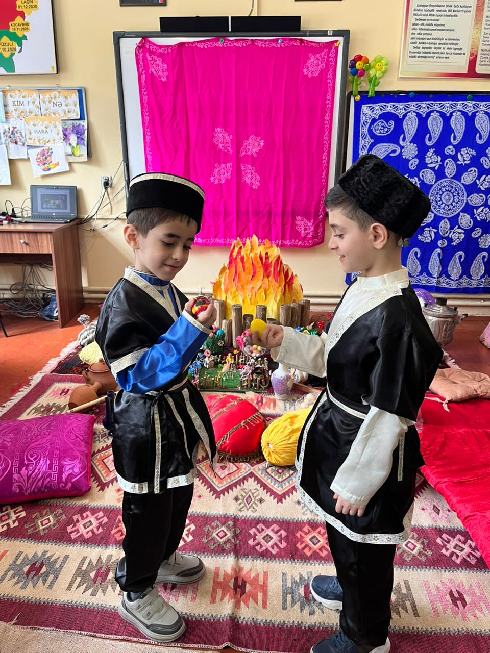 Məktəblilərin bahar sevinci