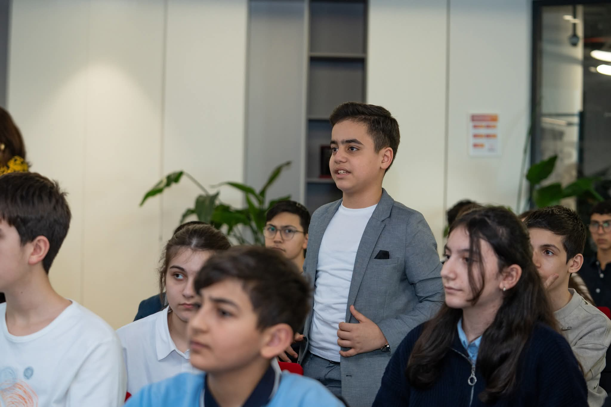 Şagirdlərin maliyyə savadlılığının artırılmasına yönəlmiş maarifləndirici sessiya keçirilib