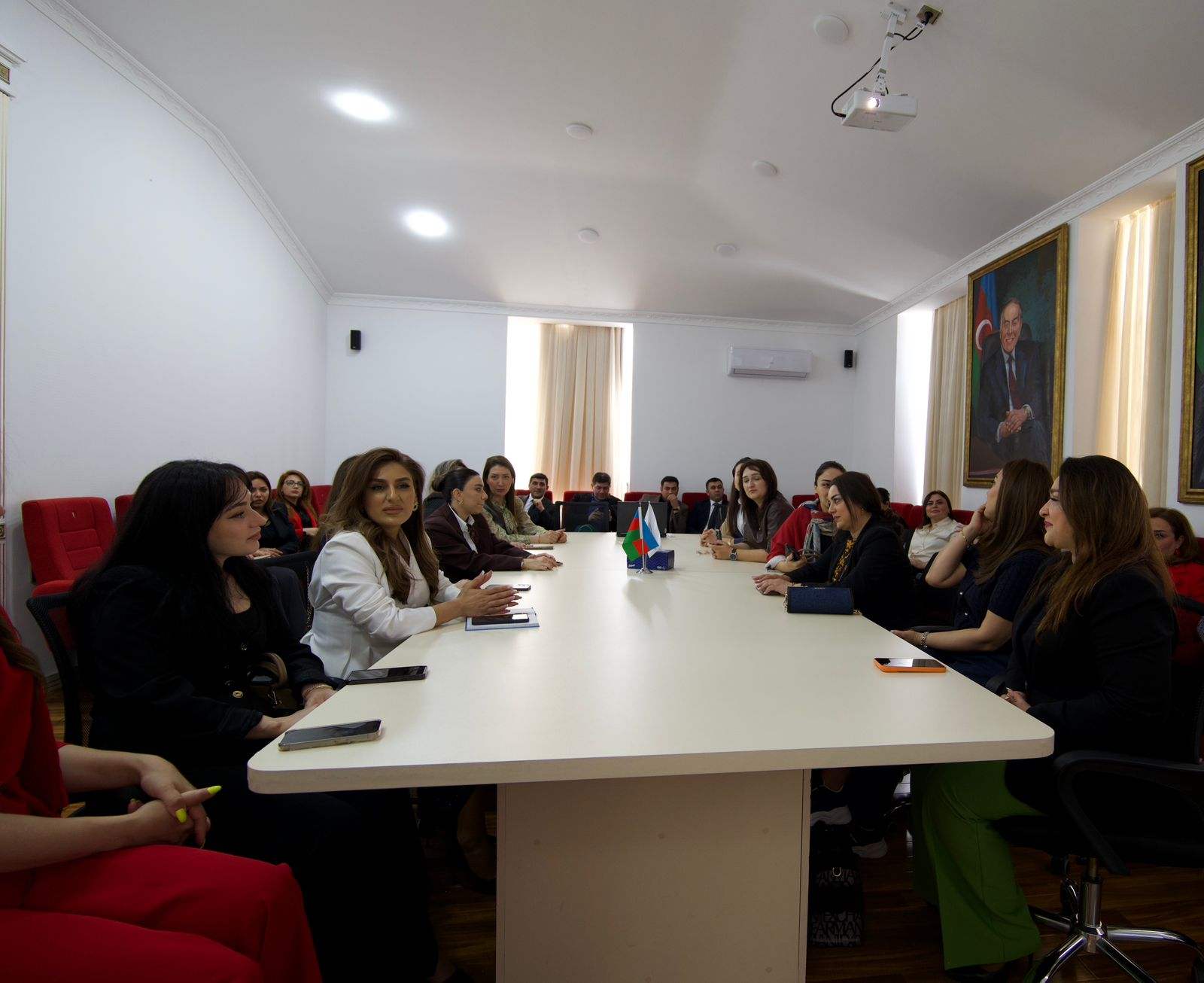 Təhsil liderləri üçün mini MBA proqramının açılış tədbiri keçirilib