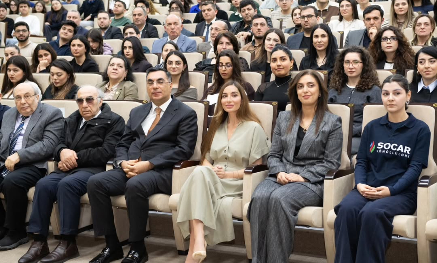 Arzu Əliyeva Bakı Ali Neft Məktəbində olub