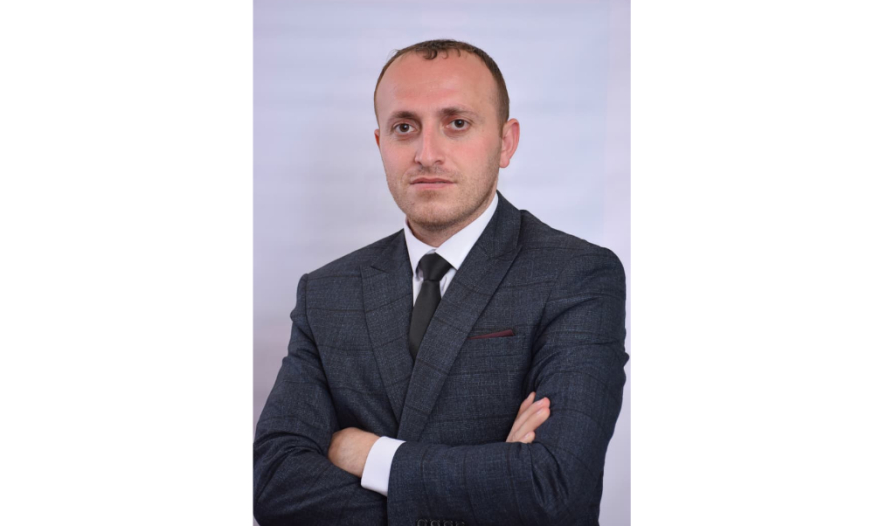 “Müəllimlik yalnız dərs keçmək deyil, insan yetişdirməkdir”