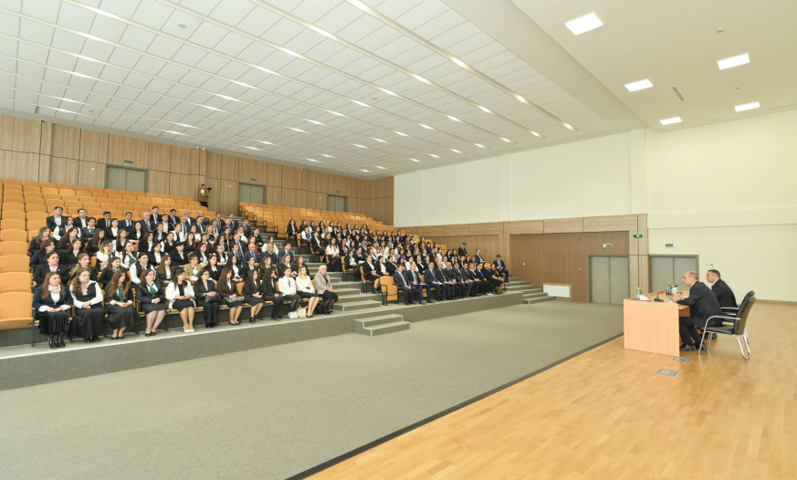 Nazir işğaldan azad olunmuş ərazilərdə çalışan müəllimlərlə görüşüb