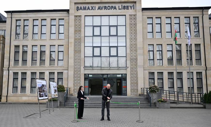 İlham Əliyev Şamaxı Avropa liseyinin yeni binasının açılışında iştirak edib