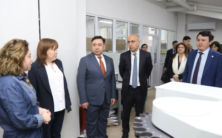 Emin Əmrullayev Qazaxıstanda Farabi Hub İnnovasiya Mərkəzini ziyarət edib 