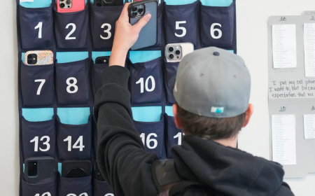 Danimarka məktəblərində telefondan istifadəyə qadağa qoyulub