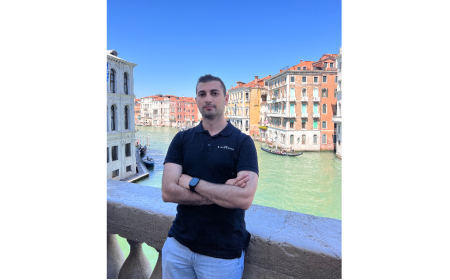 Müəllimlik etmək qərarım öyrətməyi sevməyimdəndir