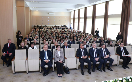 İdris İsayev AzMİU-nun 50 illik yubileyi münasibətilə təltifetmə mərasimində iştirak edib