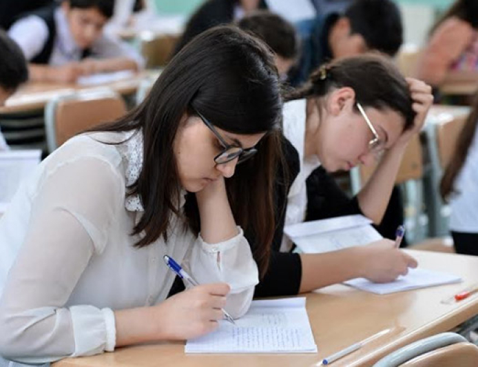 Bu gün 53 min şagird buraxılış imtahanı verir