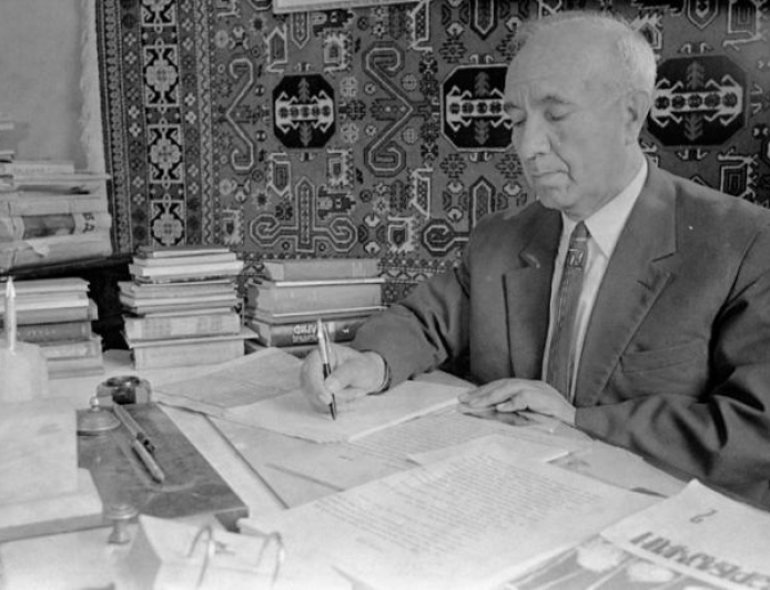 Mir Cəlal Paşayev və müəllim təcrübəsi: insanlıq fəlsəfəsinin canlı təzahürü