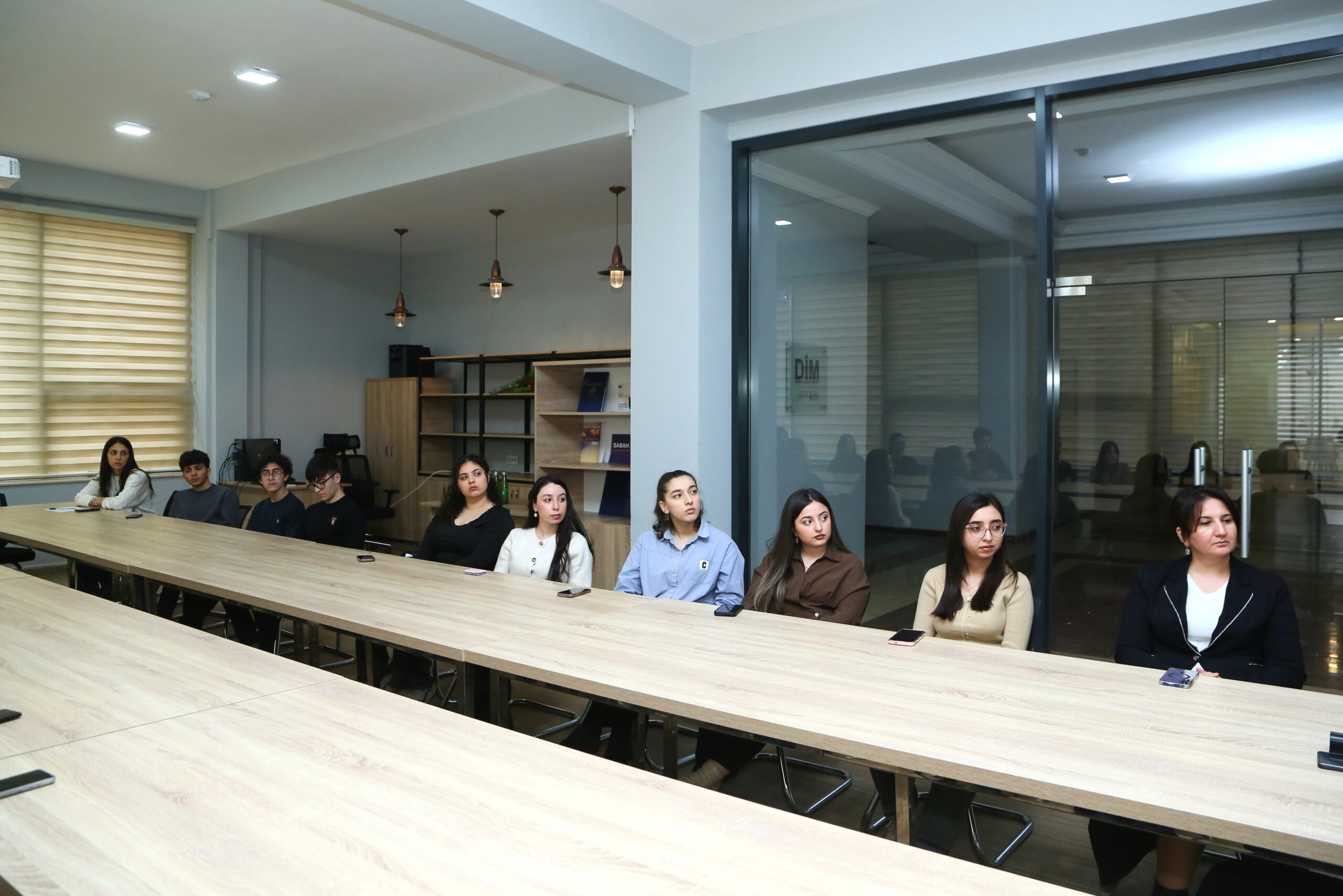 Təqaüd proqramı iştirakçıları beynəlxalq yazışma üzrə təlimdə iştirak ediblər