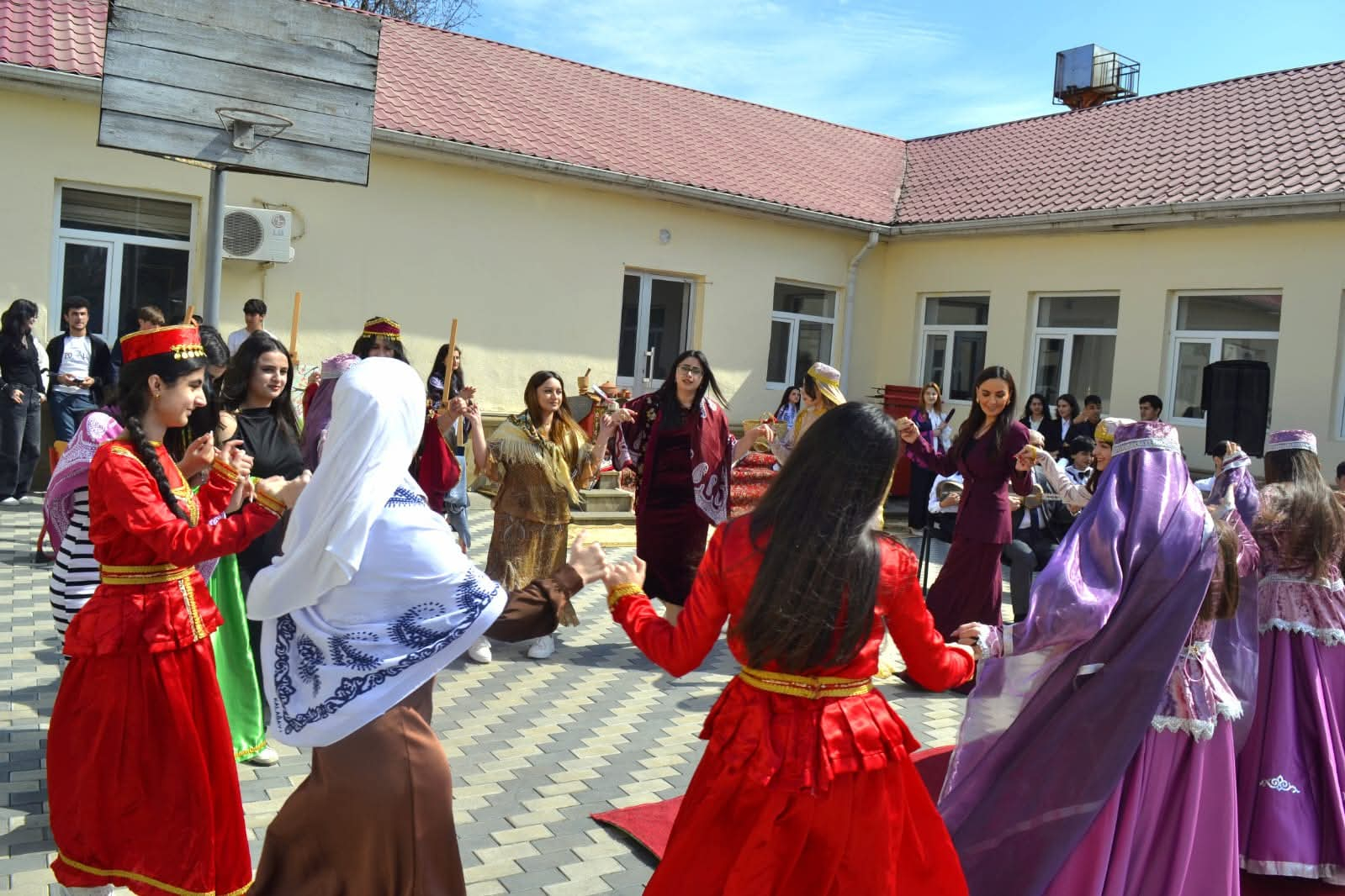 Kollecdə “Novruz gəlir, yaz gəlir” adlı tədbir keçirilib