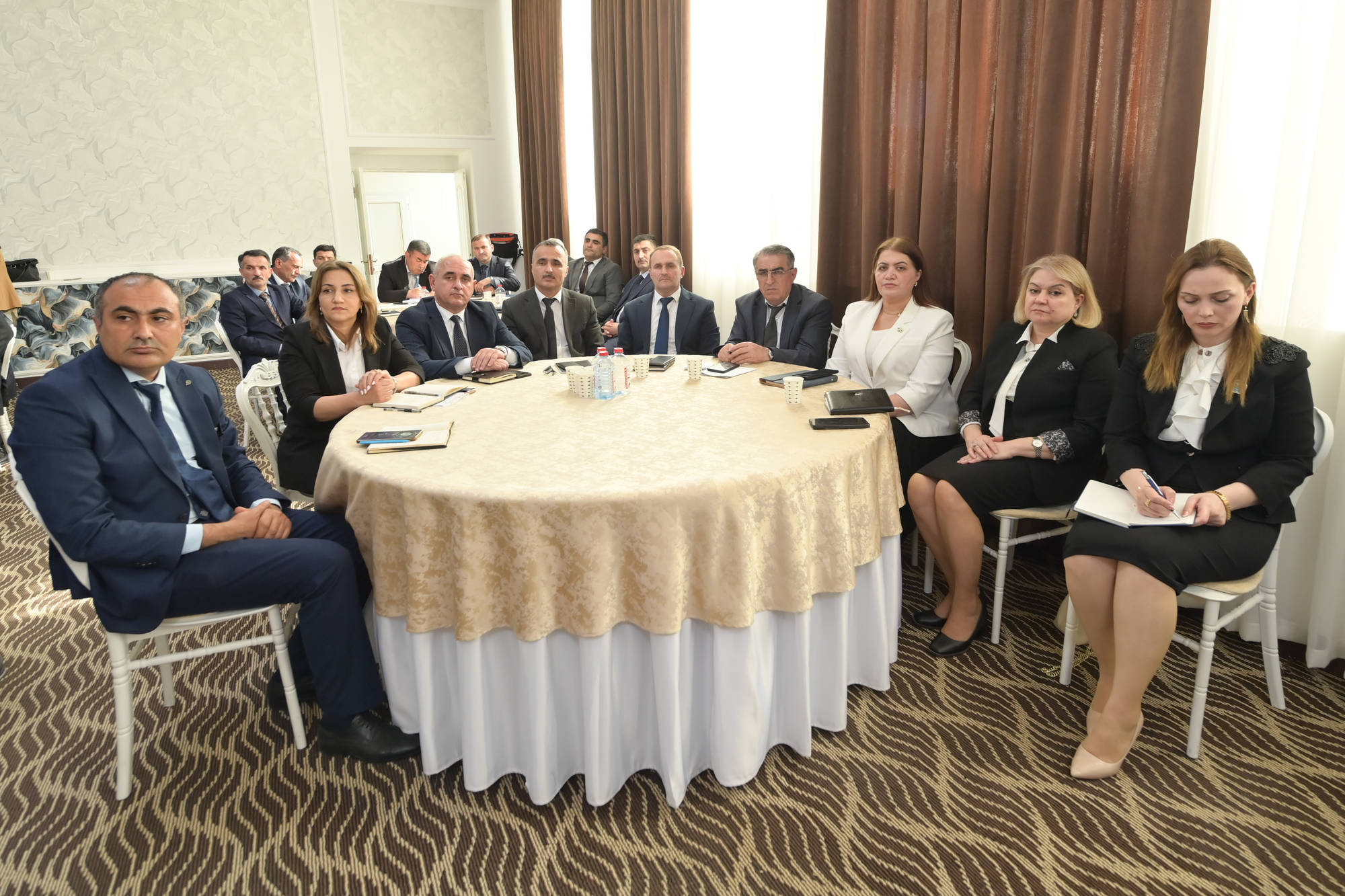 Kənan Kərimzadə Lənkəran-Astara regionunun məktəb direktorları ilə görüşüb