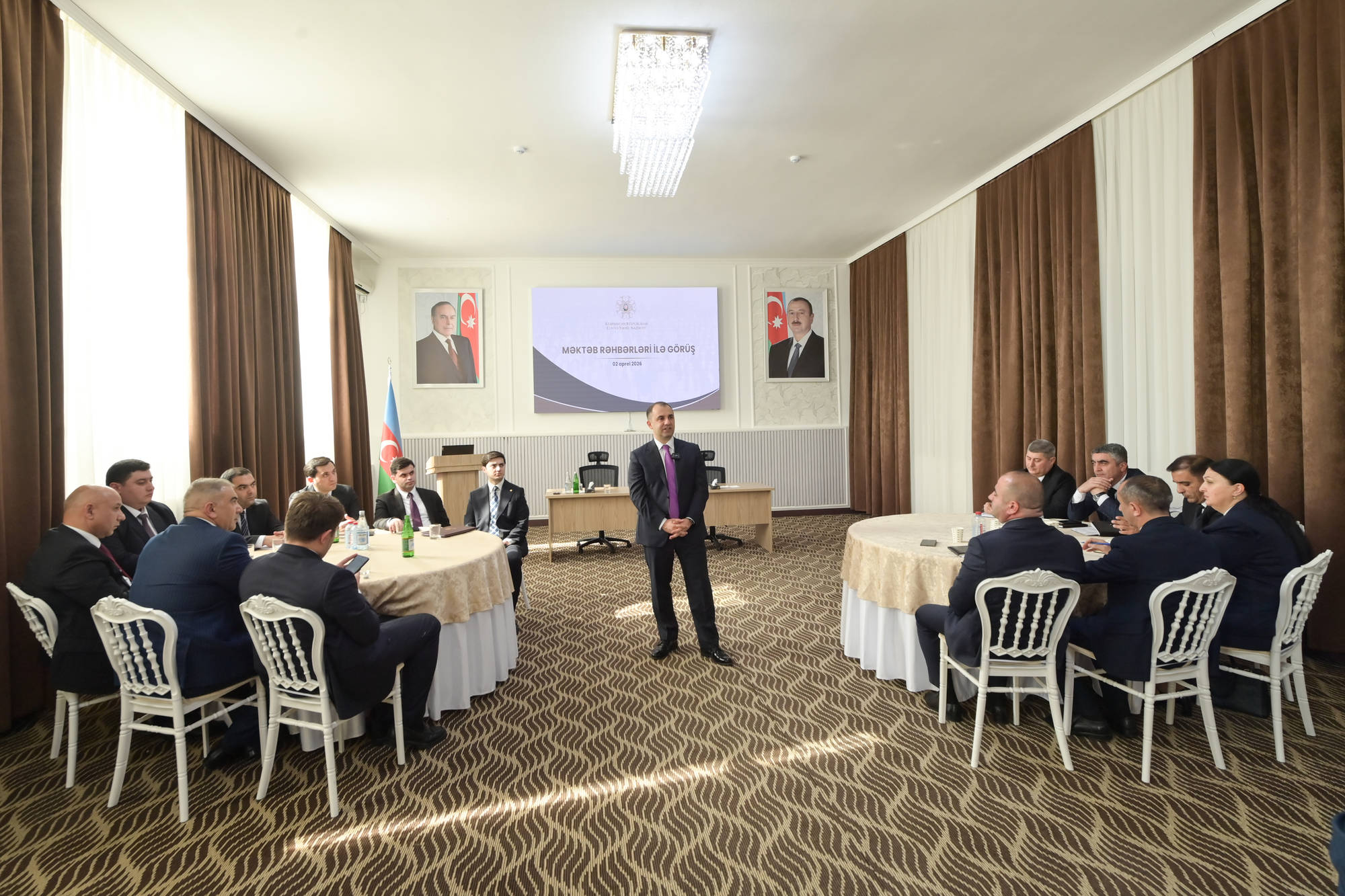 Kənan Kərimzadə Lənkəran-Astara regionunun məktəb direktorları ilə görüşüb