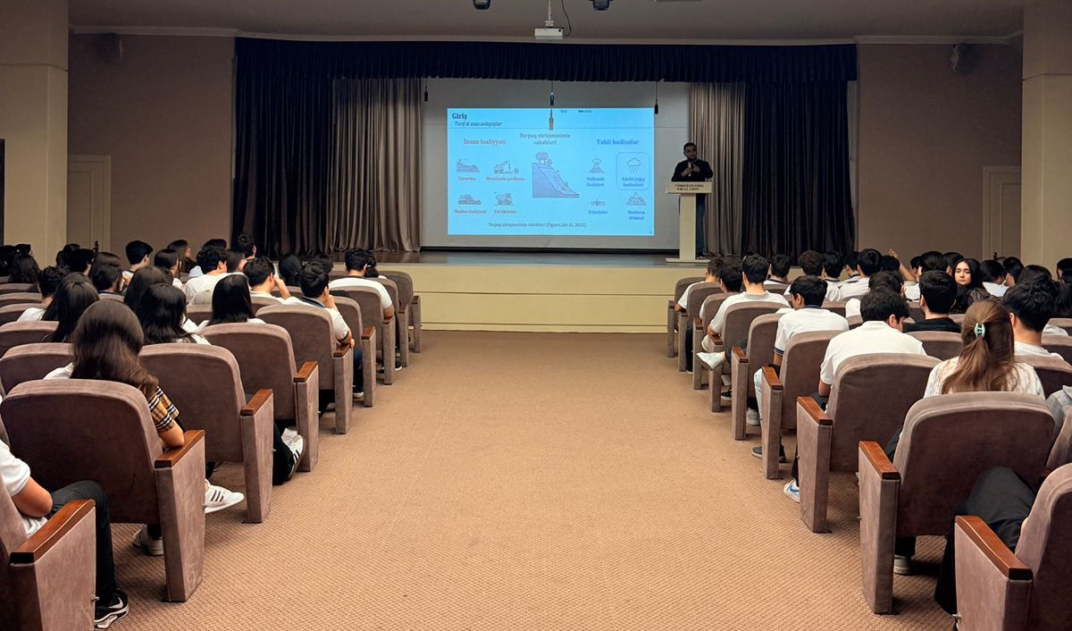 ADNSU məktəblilərlə görüşlərə start verib