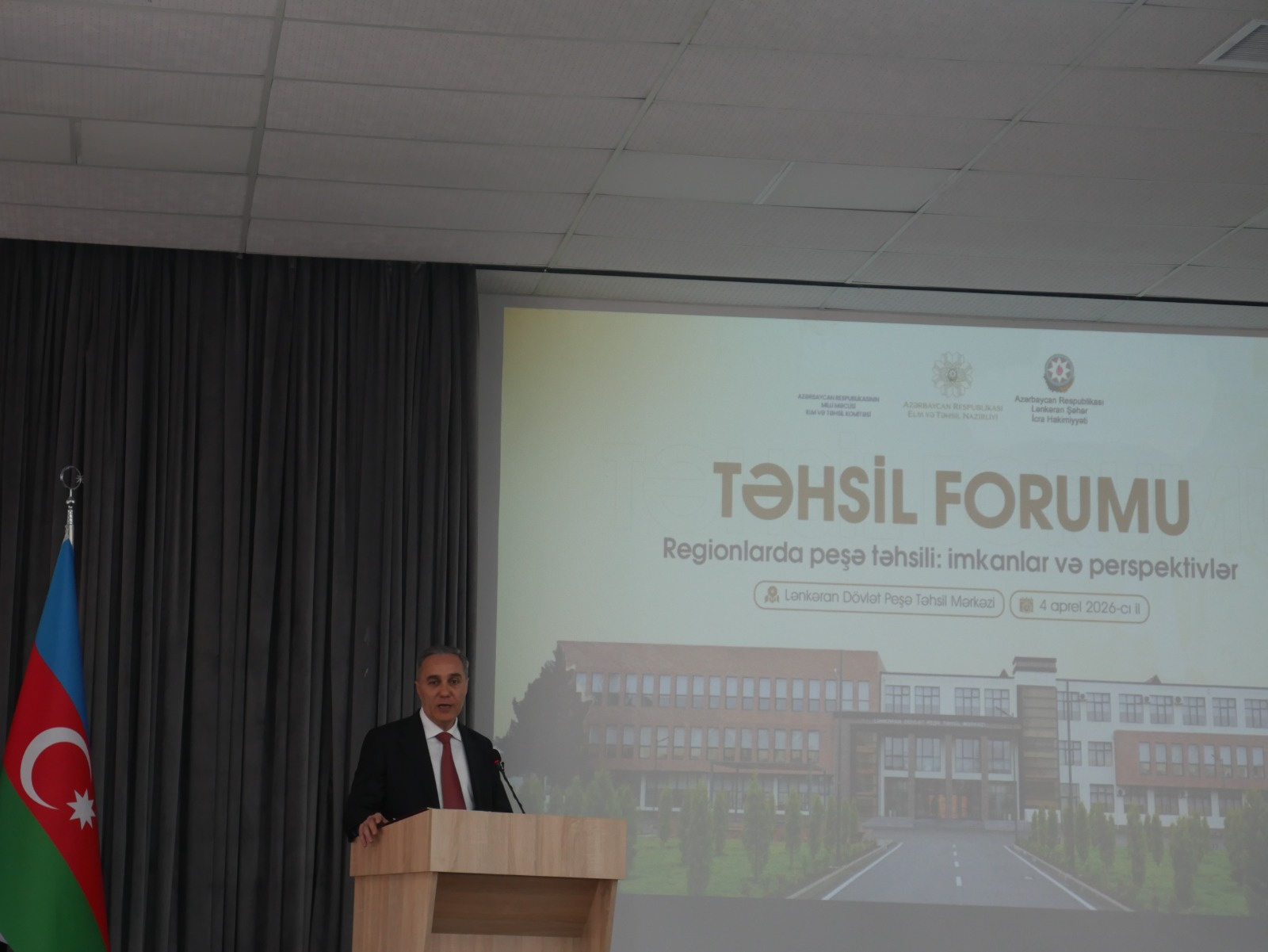 Lənkəranda peşə təhsilinin imkanlarına həsr olunan təhsil forumu keçirilib