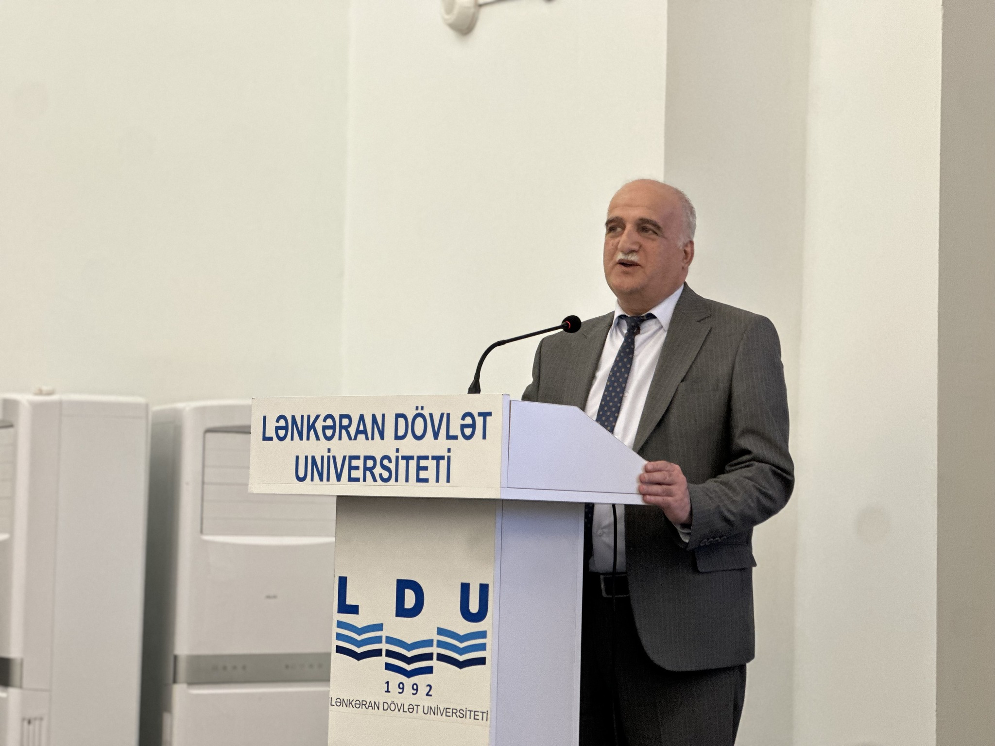 LDU-da bədii yaradıcılıq müsabiqəsinin seçim turu keçirilib