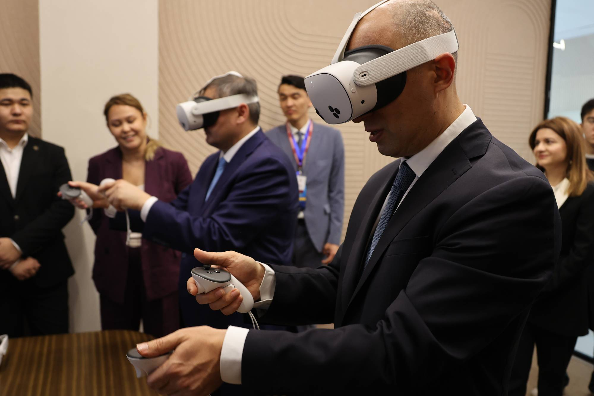 Emin Əmrullayev qazaxıstanlı həmkarı ilə görüşüb