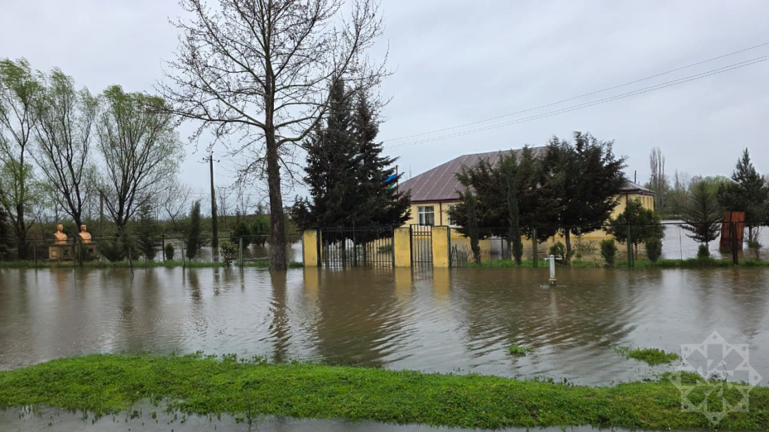 Selə görə bəzi məktəblərdə dərslər təxirə salınıb