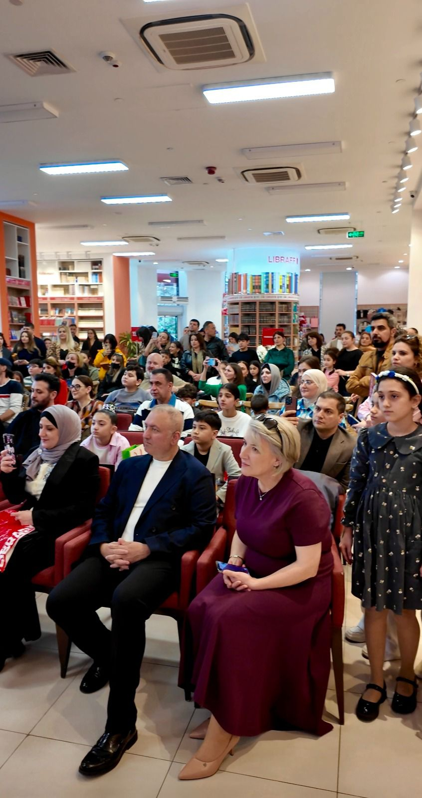 Azərbaycanda ilk uşaq serialı kitab oldu