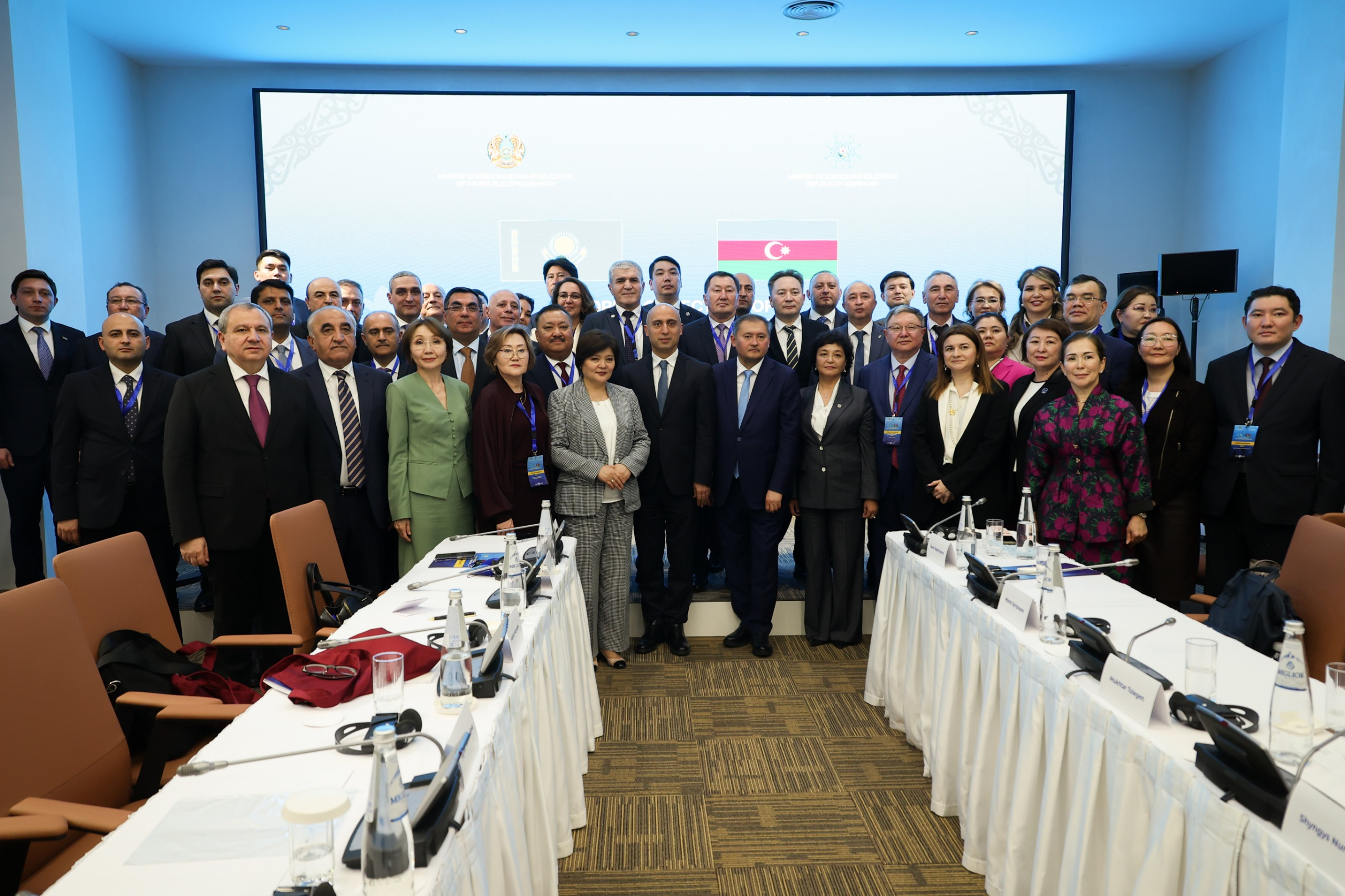 Qazaxıstan və Azərbaycan ali təhsil müəssisələrinin II Rektorlar Forumu keçirilib