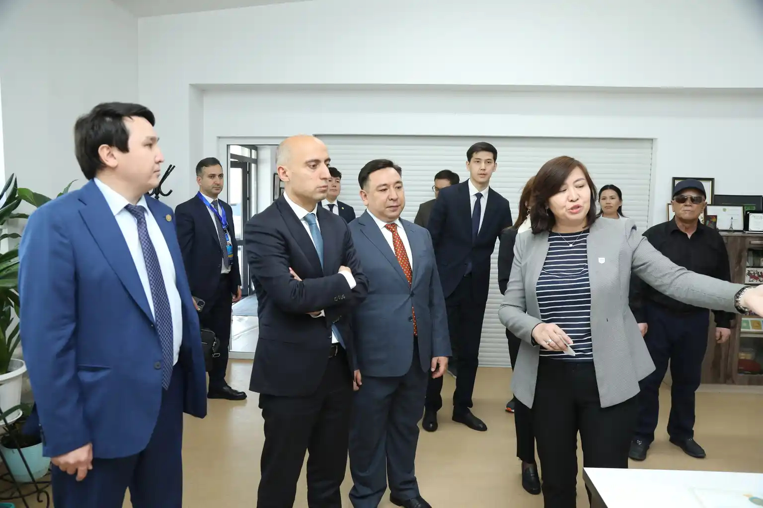 Emin Əmrullayev Qazaxıstanda Farabi Hub İnnovasiya Mərkəzini ziyarət edib 