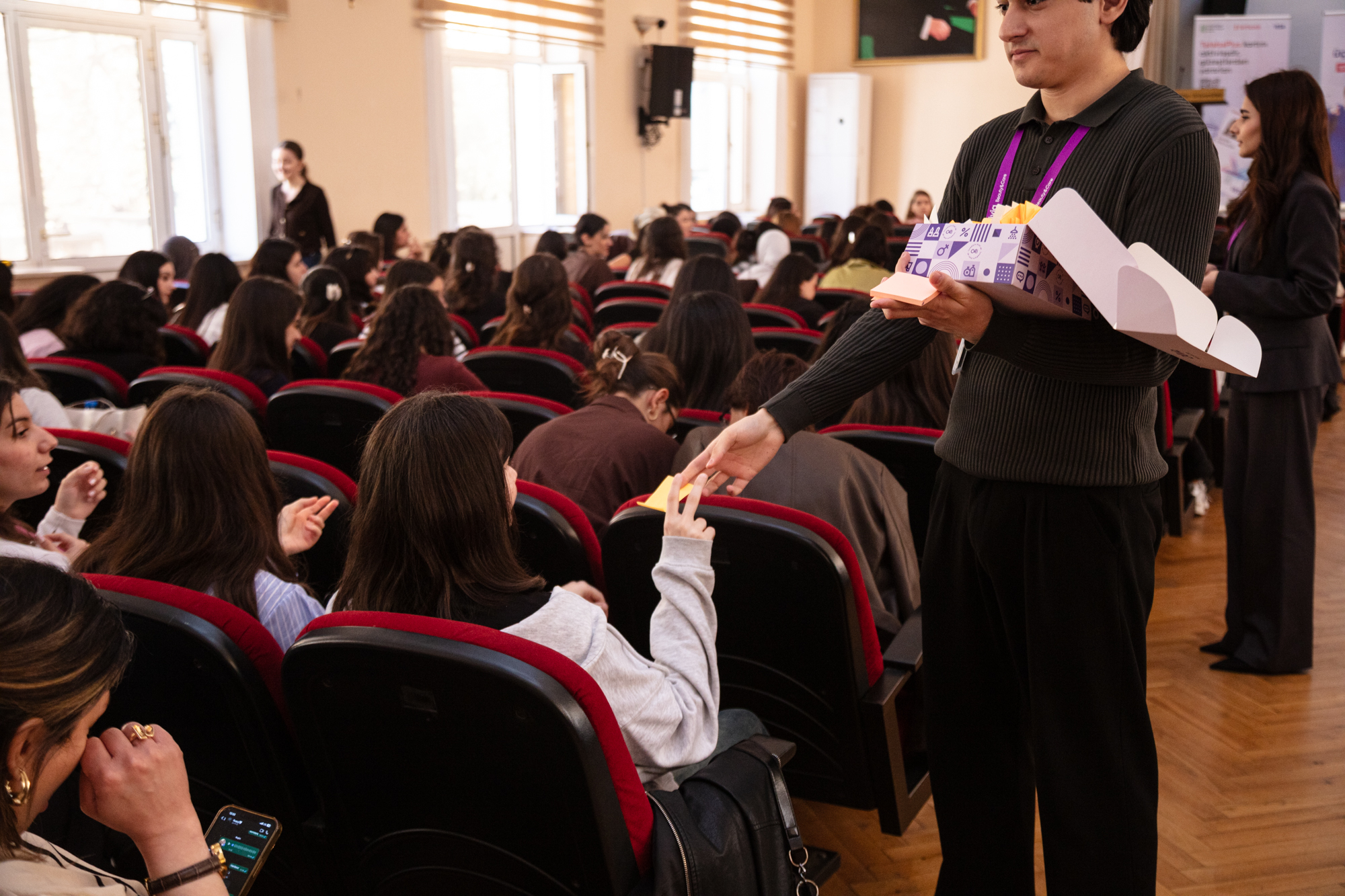 ADU-da "TələbəPlus" kartı ilə bağlı infosessiya keçirilib