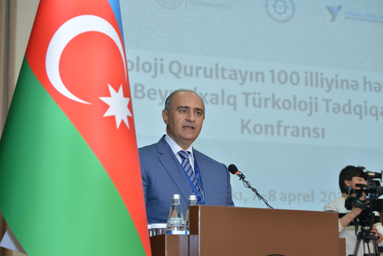 BSU-da türkoloji tədqiqatların gələcəyi müzakirə olundu