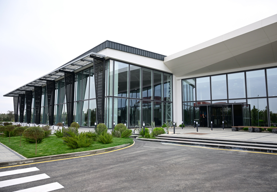 Prezident İlham Əliyev Milli Aviasiya Akademiyasında Beynəlxalq Təlim Mərkəzinin açılışında iştirak edib