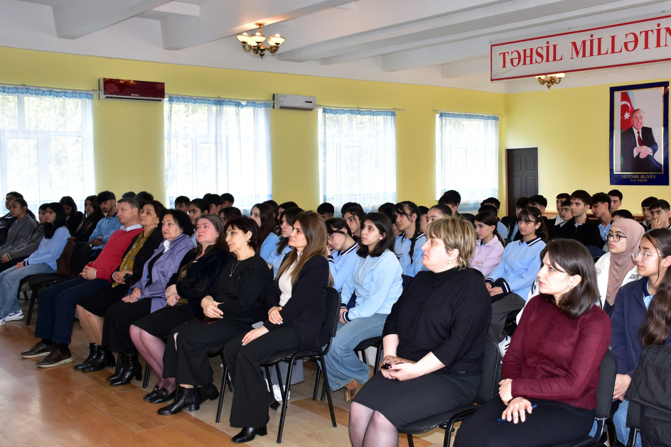 Ağdaş və Qax məktəbliləri erkən nikahın zərərli təsirləri barədə məlumatlandırılıblar