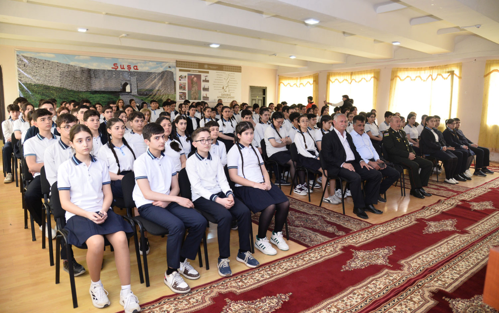 Milli Qəhrəman “Məktəbdə...” layihəsinin qonağı olub